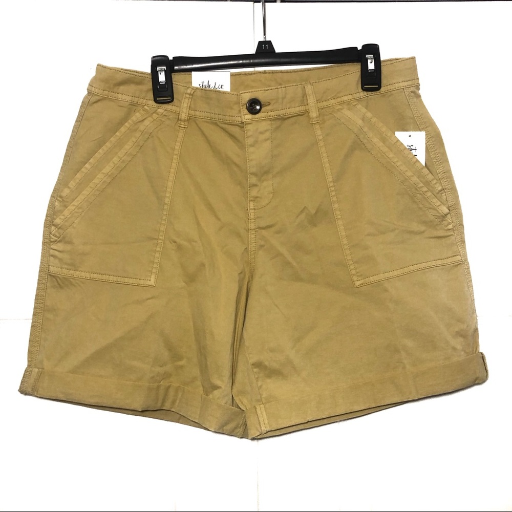 NWT Style & Co Gold Midi Shorts Women’s Size 12